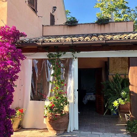 Appartamento Fronte Piscina Montemarciano Exterior photo